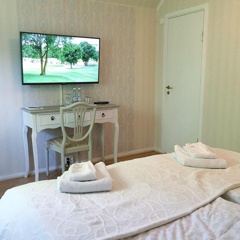 Herrgards Hotell Gyllene Haesten 바스터벡 외부 사진