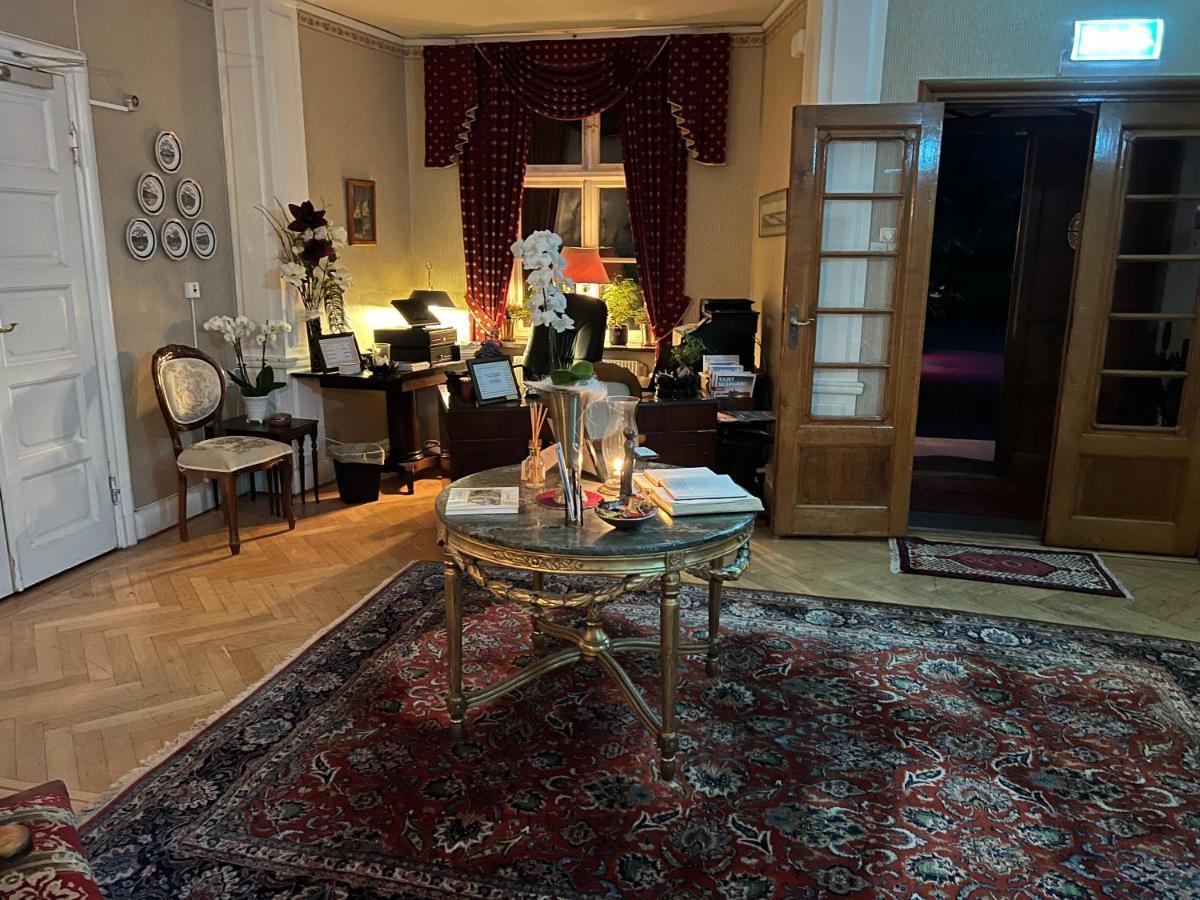 Herrgards Hotell Gyllene Haesten 바스터벡 외부 사진